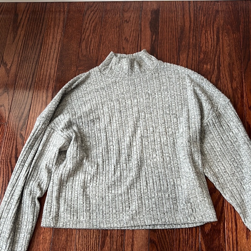 size 2, topshop grey cropped turtleneck